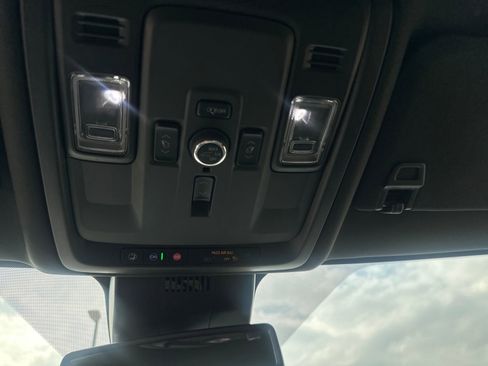 Used 2025 GMC Yukon Denali image 21