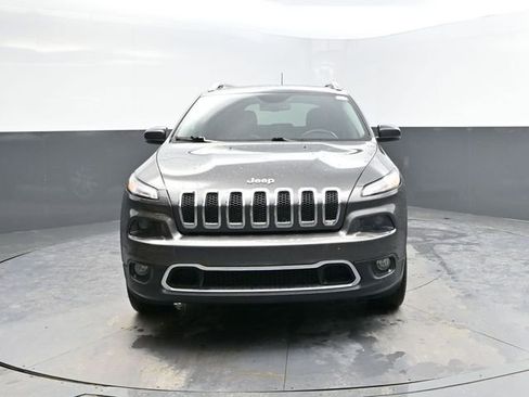 Used 2018 Jeep Cherokee Limited image 2