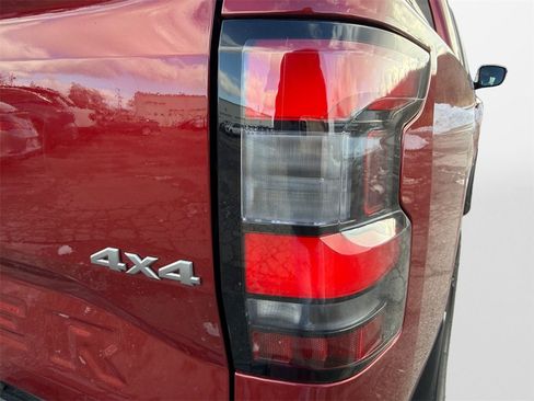 Certified 2025 Nissan Frontier SV image 21
