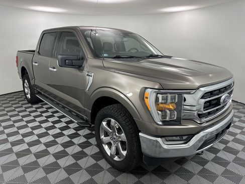 Used 2022 Ford F150 XLT w/ Equipment Group 302A High AWD/4WD image 7