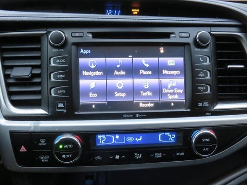 Used 2015 Toyota Highlander Limited Platinum AWD/4WD image 21