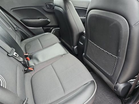 Used 2022 Hyundai Venue Limited w/ Cargo Package image 11