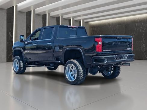 Used 2023 Chevrolet Silverado 2500 High Country w/ Z71 Off-Road Package AWD/4WD image 4