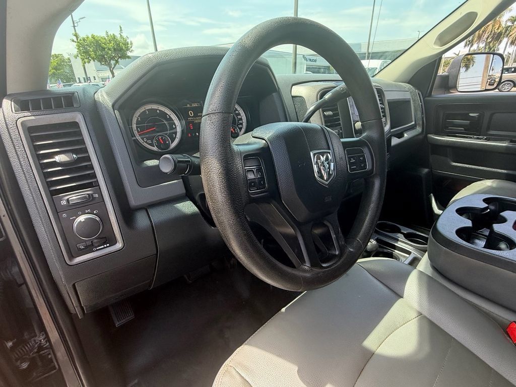 Used 2016 RAM 2500 Tradesman w/ Chrome Appearance Group AWD/4WD image 7