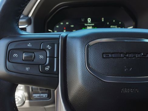 Used 2023 GMC Yukon XL Denali Ultimate AWD/4WD image 19
