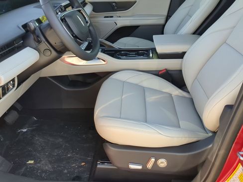 New 2026 Lincoln Nautilus Premier image 11