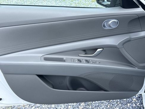 New 2026 Hyundai Elantra SE FWD image 8