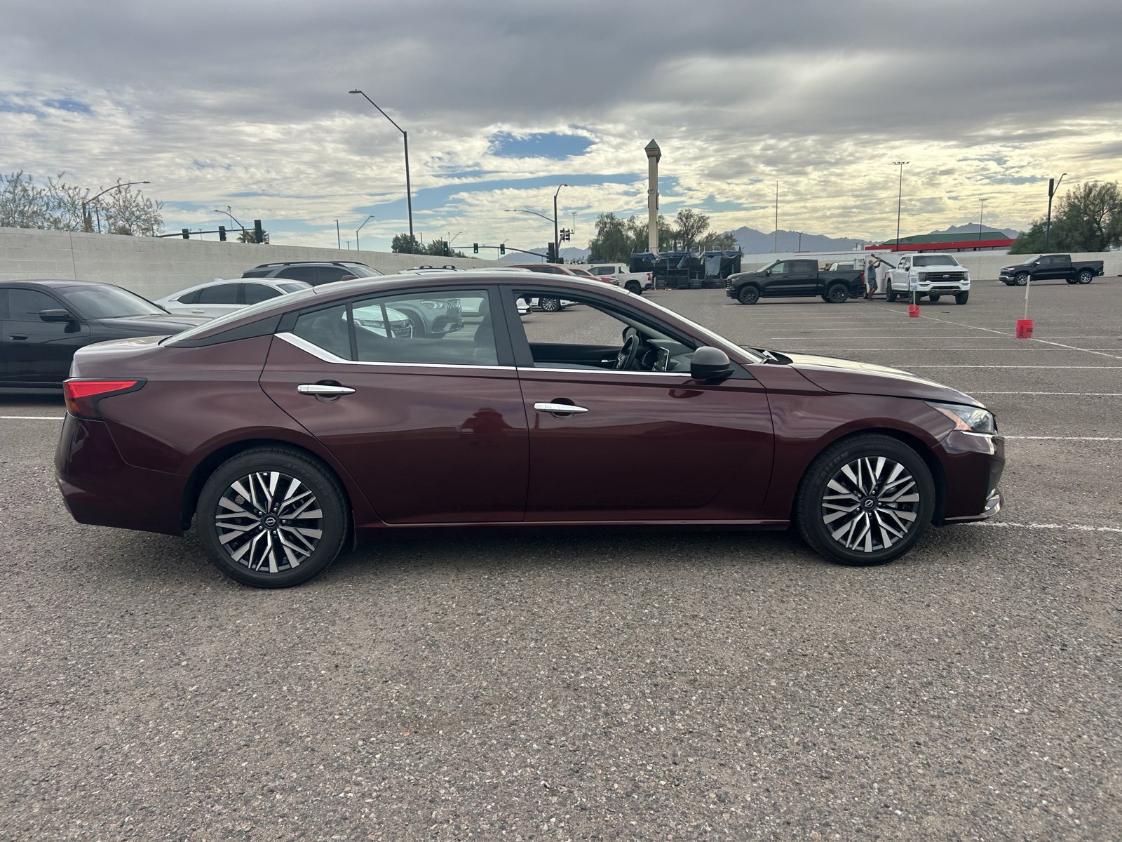 Used 2025 Nissan Altima 2.5 SV FWD image 6