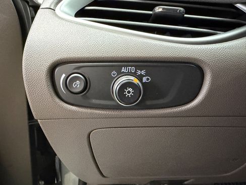 Used 2025 Chevrolet Malibu LT image 12