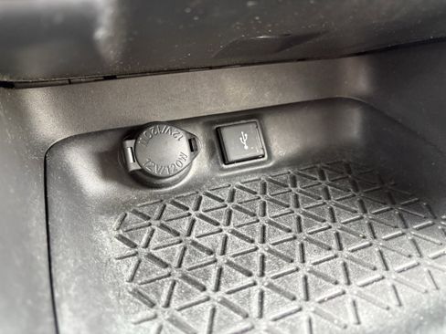 Used 2021 Toyota RAV4 XLE image 23