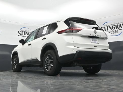 Used 2024 Nissan Rogue S FWD image 33