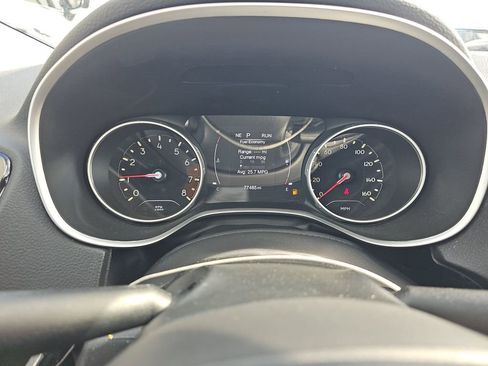 Used 2021 Jeep Compass Latitude w/ Sun and Sound Group image 2