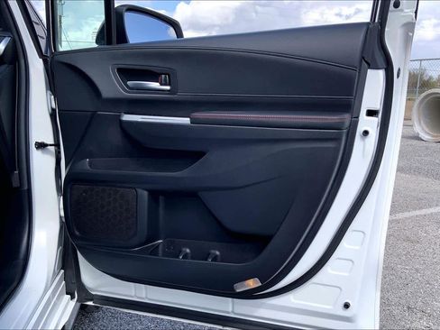 Used 2025 Toyota Sienna XSE w/ XSE Plus Package image 22
