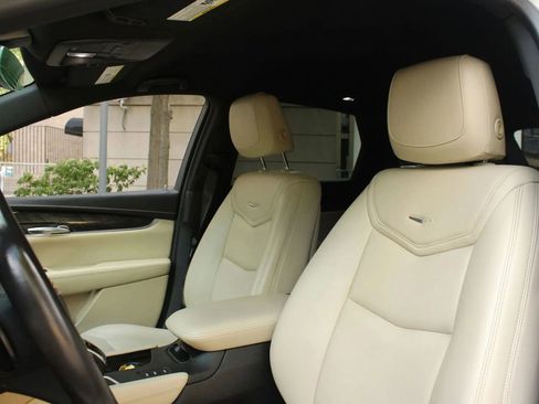 Used 2018 Cadillac XT5 AWD image 17