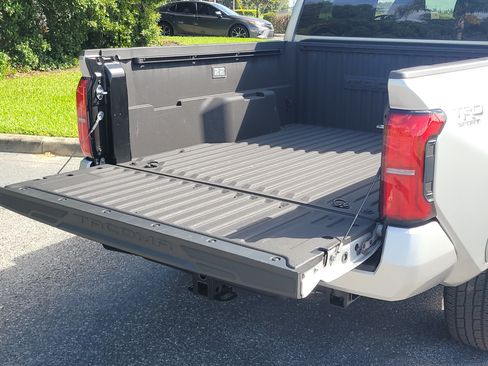 Used 2024 Toyota Tacoma TRD Sport RWD image 12