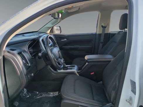 Used 2022 Chevrolet Colorado LT w/ Safety Package image 9