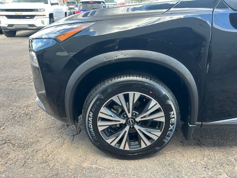 Used 2023 Nissan Rogue SV FWD image 11