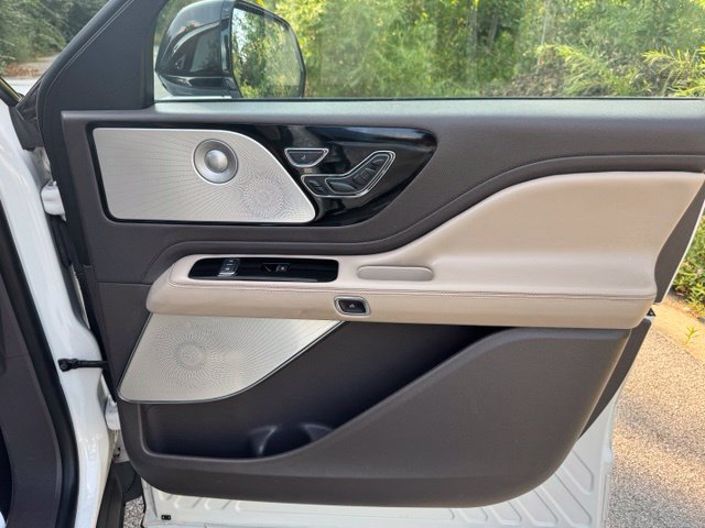 Used 2020 Lincoln Aviator Reserve w/ Equipment Group 202A AWD/4WD image 20