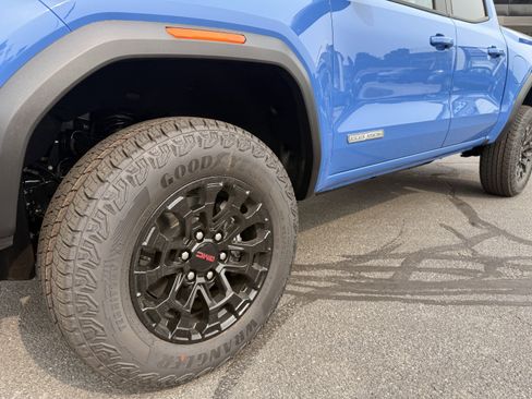 New 2026 GMC Canyon Elevation w/ Convenience Package image 21