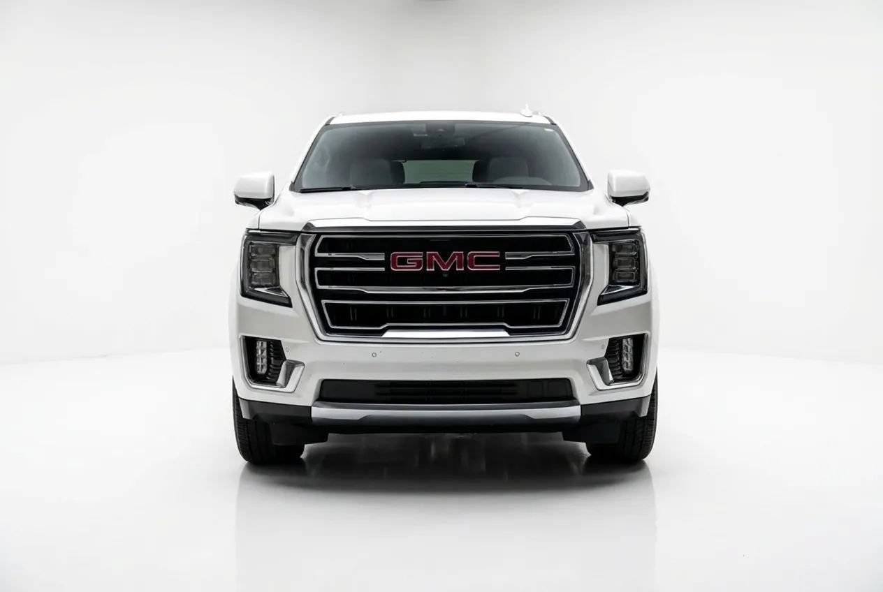 Used 2021 GMC Yukon XL SLT w/ SLT Luxury Plus Package AWD/4WD image 3
