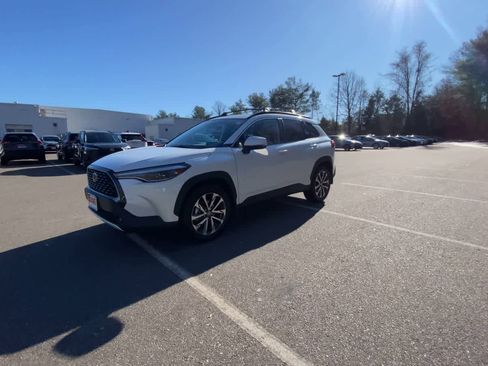 Certified 2023 Toyota Corolla Cross XLE image 10