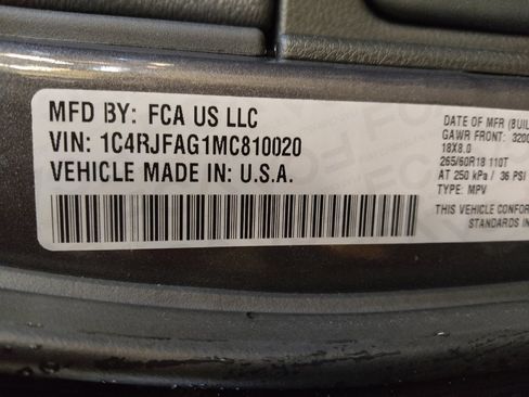 Used 2021 Jeep Grand Cherokee Laredo image 33