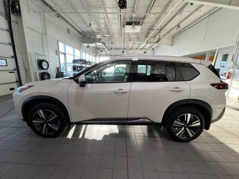 Used 2023 Nissan Rogue SL image 6