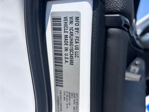 New 2025 Jeep Grand Cherokee Laredo X w/ Luxury Tech Group I image 21