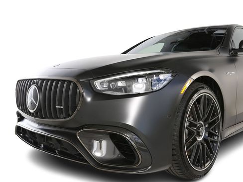 Used 2025 Mercedes-Benz S 63 AMG S image 8