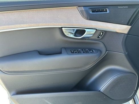 New 2026 Volvo XC90 B6 Plus w/ Protection Package Premier image 12