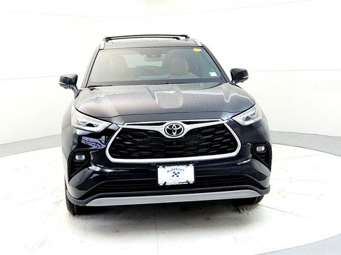 New 2026 Toyota Highlander Platinum AWD/4WD image 8