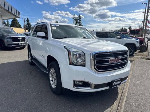 Used 2017 GMC Yukon SLT image 4