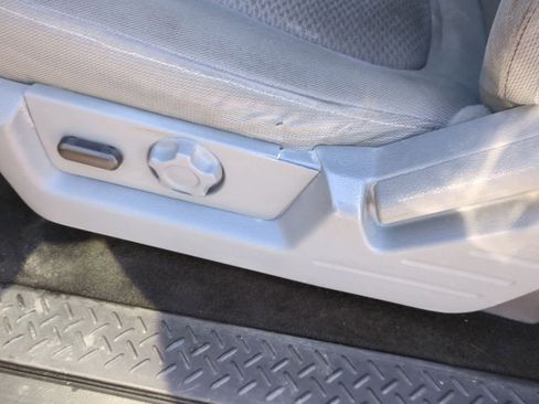 Used 2013 Ford F150 XLT w/ Mid Equipment Group image 17