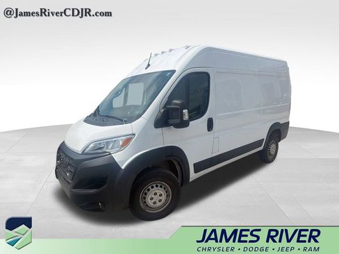 Used 2025 RAM ProMaster 2500 w/ Convenience Group FWD image 1