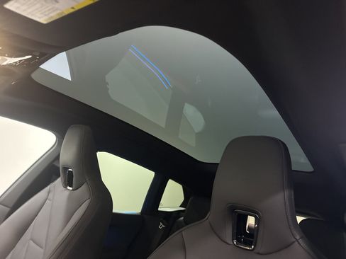 Used 2025 BMW iX xDrive50 w/ Premium Package image 28