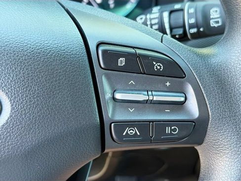 Used 2023 Hyundai Kona SEL AWD/4WD image 16