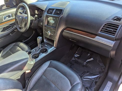 Used 2018 Ford Explorer Limited image 37