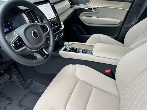 Certified 2026 Volvo XC90 B6 Core AWD/4WD image 9