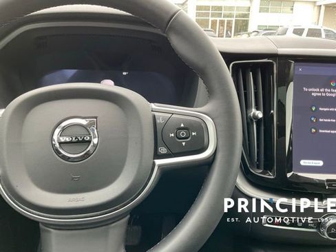 Certified 2025 Volvo XC60 B5 Core image 18