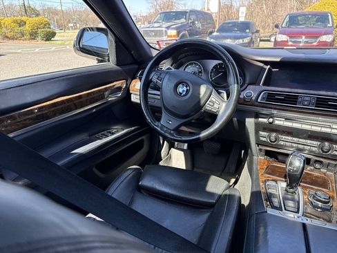 Used 2013 BMW 750Li xDrive AWD/4WD image 12
