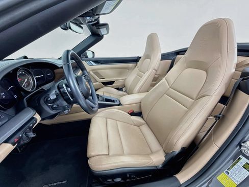 Certified 2023 Porsche 911 Carrera RWD image 5