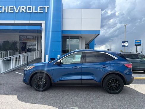 Used 2022 Ford Escape SE FWD image 4
