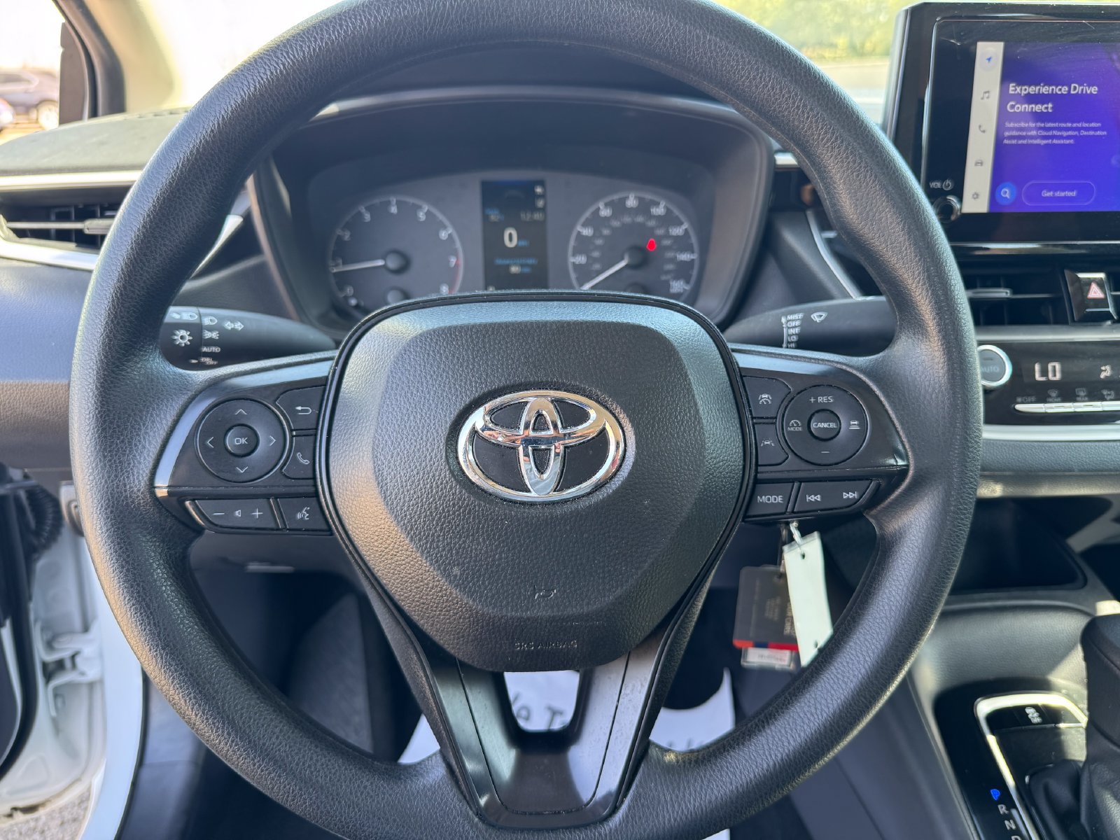Used 2025 Toyota Corolla LE FWD image 24