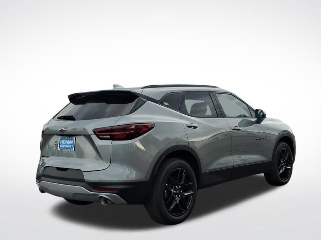 New 2026 Chevrolet Blazer LT w/ Convenience Package FWD image 3