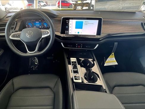 New 2025 Volkswagen Atlas SEL image 15