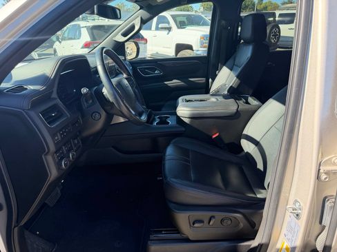 Used 2022 Chevrolet Suburban RST w/ Luxury Package AWD/4WD image 10