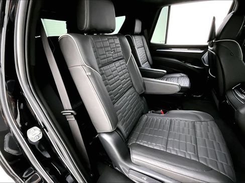 Used 2025 Cadillac Escalade Sport Platinum AWD/4WD image 34