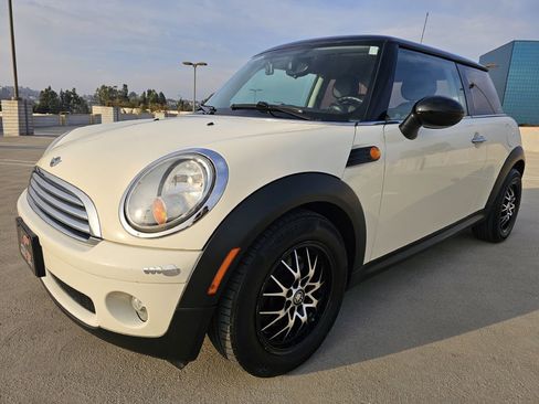 Used 2009 MINI Cooper Hardtop image 3