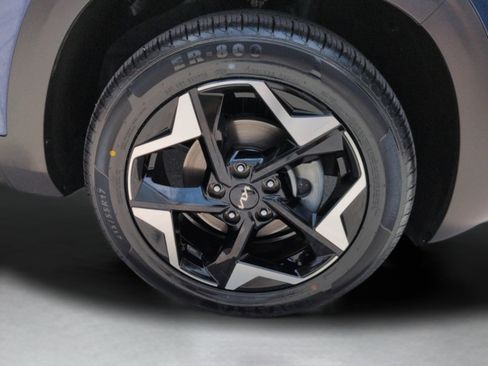 Certified 2024 Kia Seltos EX FWD image 13
