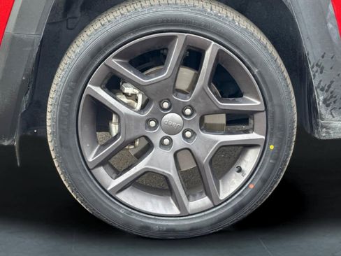 Used 2022 Jeep Renegade Latitude w/ Convenience Group image 30